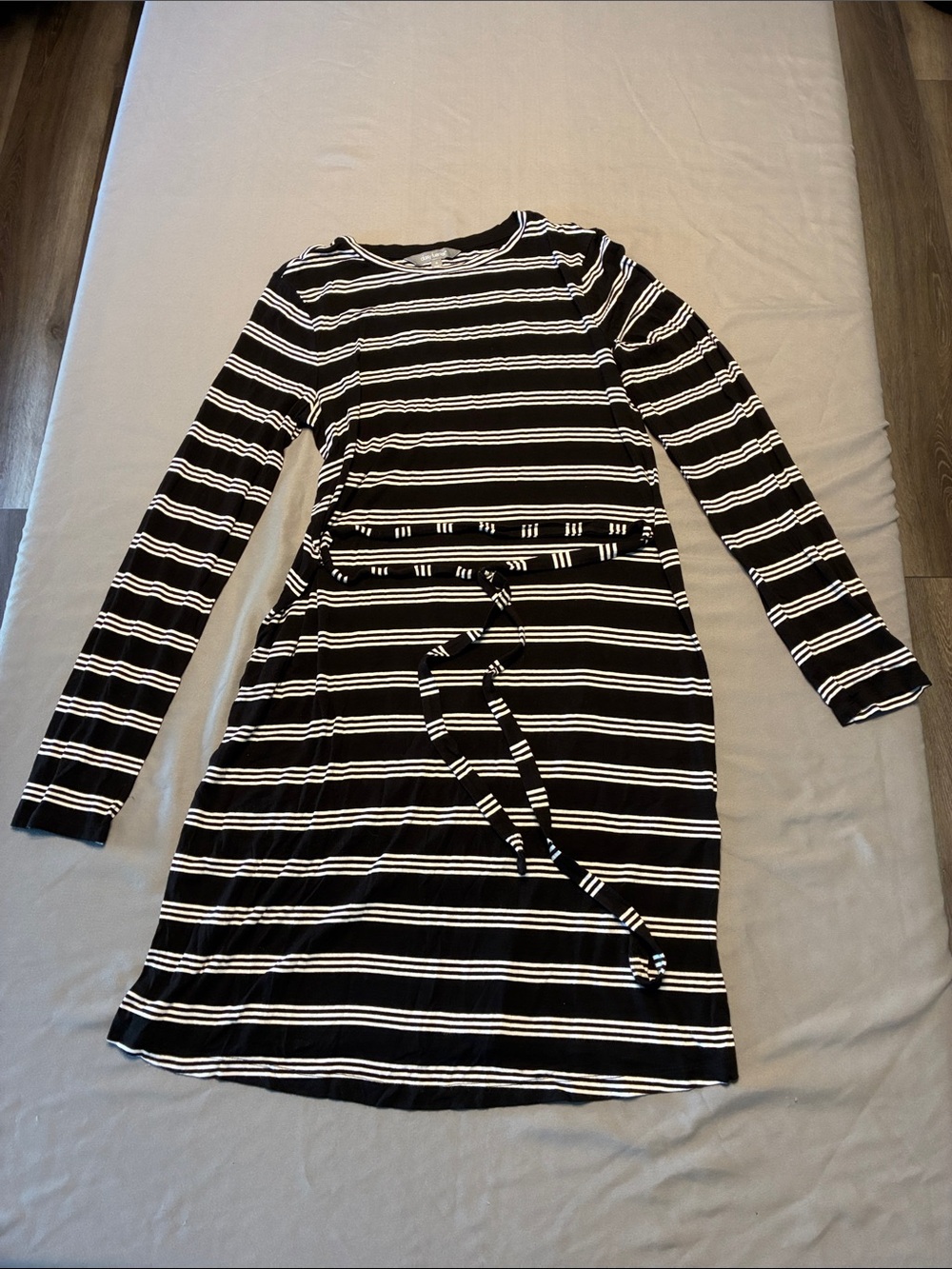 Daisy Fuentes Black & White Striped Long Sleeve Tie-Waist Dress